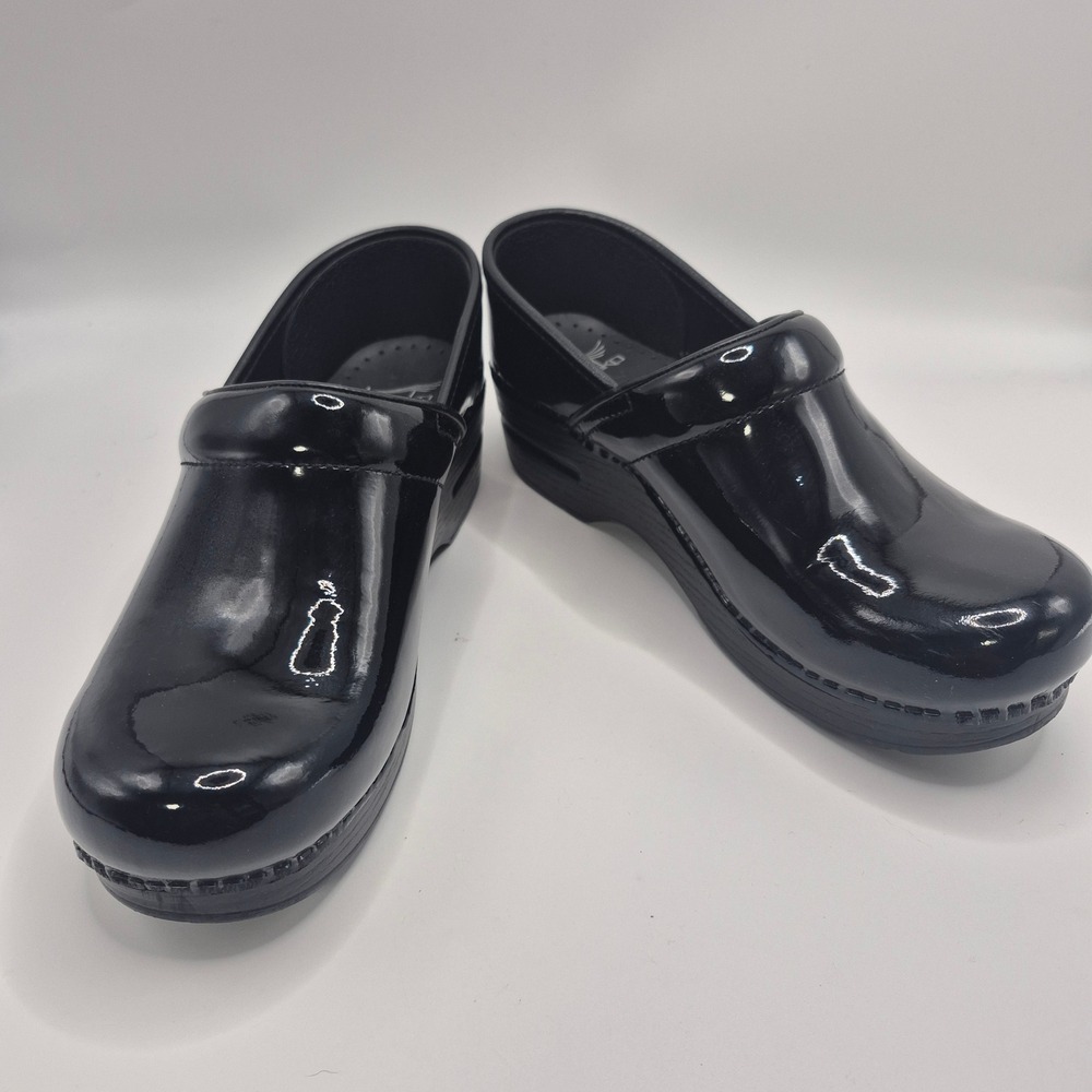 Dansko Professional Black Patent Leather Clogs Womens 39 Slip On Shoes